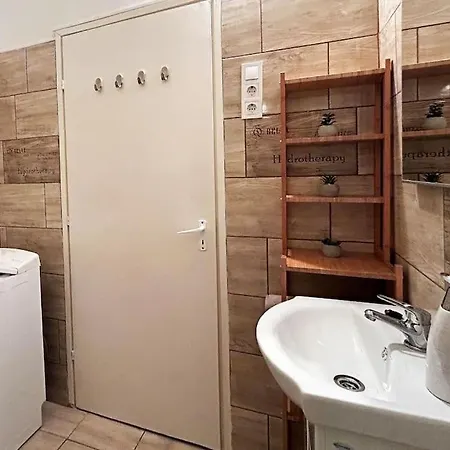 Hevesi Apartman Apartment *